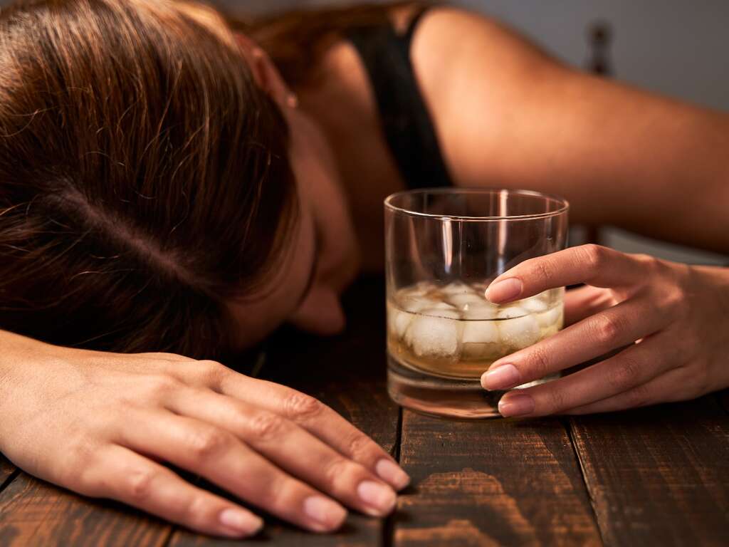 Alcohol and Oxycontin | Inland Detox